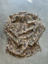 Load image into Gallery viewer, Vintage Duck Camo Lightweight Button Up Shirt (L)