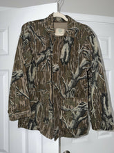 Load image into Gallery viewer, Mossy oak Treestand shirt jacket