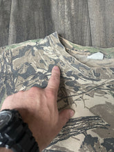 Load image into Gallery viewer, 1990’s Realtree Camo Long Sleeve Shirt (XL)