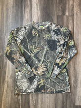 Load image into Gallery viewer, 2000’s Mossy Oak Breakup Camo Long Sleeve Shirt (XL)