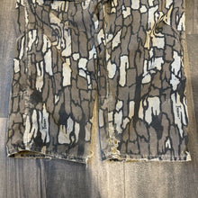 Load image into Gallery viewer, 1990’s Carhartt Trebark Camo Pants (L) (39x30)