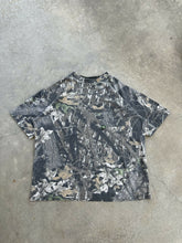 Load image into Gallery viewer, Vintage MossyOak Breakup Camo Pocket T (L)