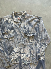 Load image into Gallery viewer, Vintage Faded Mossy Oak Breakup Camo Button Up Shirt (XL)