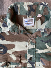 Load image into Gallery viewer, 1990’s Woodland Camo Lightweight Button Up Shirt (M)