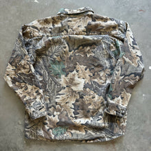 Load image into Gallery viewer, Vintage Realtree Advantage Camo Chamois Shirt (L)
