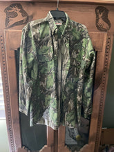 Load image into Gallery viewer, Original Mossy Oak Full Foliage Shirt (XL) 🇺🇸