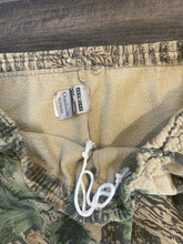 Load image into Gallery viewer, Vintage Realtree Camo Cotton Sweatpants (XL)