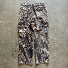Load image into Gallery viewer, Vintage L.L. Bean Mossy Oak Breakup Camo Pants (L)