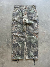 Load image into Gallery viewer, Vintage Realtree Camo Pants (M)