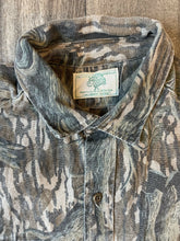 Load image into Gallery viewer, 1990’s Mossy Oak Treestand Camo Denim Button Up Shirt (L)