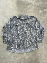 Load image into Gallery viewer, Vintage MossyOak Treestand Camo ButtonUp (XXL/XXXL)