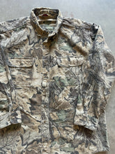 Load image into Gallery viewer, Vintage Realtree Advantage Camo Chamois (XL)