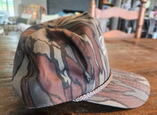 Load image into Gallery viewer, Vintage camo rope cap