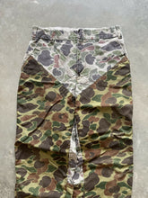 Load image into Gallery viewer, Vintage Duxbak Duck Camo Brush Pants (M)