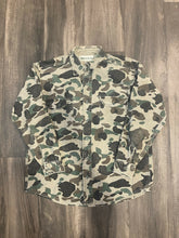 Load image into Gallery viewer, Vintage Duck Camo Chamois Shirt (L)