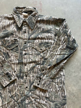Load image into Gallery viewer, Vintage Lapco Mossy Oak Treestand Camo Pearl Snap Shirt (L)