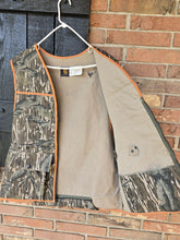Load image into Gallery viewer, RARE Carhartt MossyOak Turkey Vest