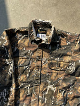 Load image into Gallery viewer, Vintage Browning Fall Foliage Camo Chamois Button Up (L)