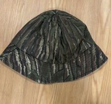 Load image into Gallery viewer, Vintage Realtree Bucket Hat