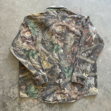 Load image into Gallery viewer, Vintage Realtree Advantage Timber Camo Chamois (XL)