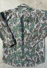 Load image into Gallery viewer, 90’s Mossy Oak GreenLeaf Camo Chamois Button Up (M/L) 🇺🇸