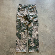 Load image into Gallery viewer, Vintage Mossy Oak Shadow Leaf Camo Adjustable Waist Pants (S)