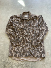 Load image into Gallery viewer, Vintage Mossy Oak Original Bottomland Camo Chamois Shirt (L)