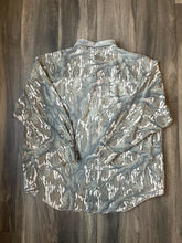 Load image into Gallery viewer, 1990’s Wolf Mountain Mossy Oak Treestand Camo Button Up Shirt (2XL)
