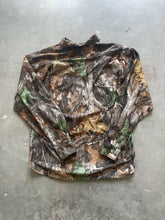 Load image into Gallery viewer, Vintage Duxbak Realtree Advantage Timber Camo Button-Up Shirt (L)