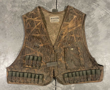 Load image into Gallery viewer, 90’a McAlister Mossy Oak Shadow Grass Waxed Canvas Shell Vest 🇺🇸