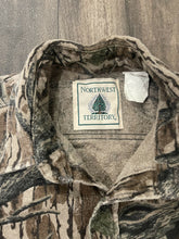 Load image into Gallery viewer, Vintage Mossy Oak Treestand Camo Chamois Shirt (L)