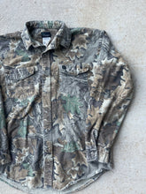 Load image into Gallery viewer, Vintage Realtree Advantage Camo Chamois Shirt (L)