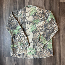 Load image into Gallery viewer, 1990’s Rattlers Brand Realtree Camo Chamois Shirt (L)