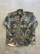 Load image into Gallery viewer, 2000’s Mossy Oak Breakup Camo Button Up Shirt (XL)