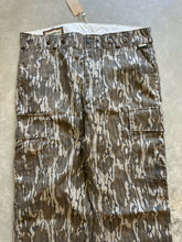 Load image into Gallery viewer, Vintage Remington Original Mossy Oak Bottomland Camo Pants (XL)
