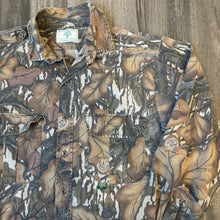 Load image into Gallery viewer, 1990’s Mossy Oak Fall Foliage Camo Strap Shirt (M)
