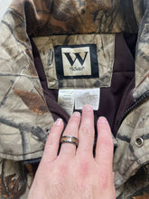 Load image into Gallery viewer, Vintage Realtree Hardwoods Camo Jacket (L)
