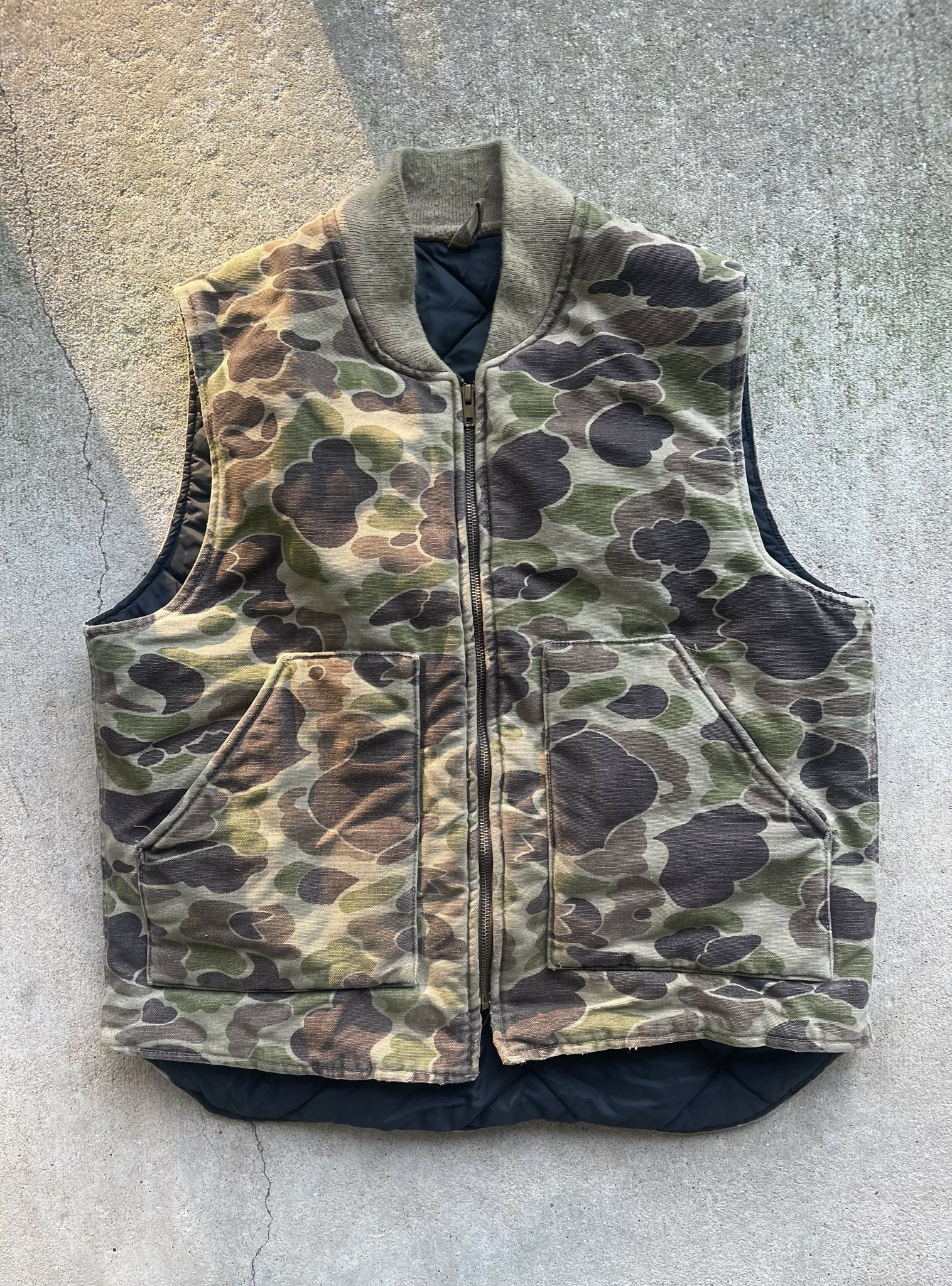 80’s Carhartt Duck Camo Insulated Vest (M/L) 🇺🇸