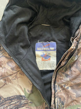 Load image into Gallery viewer, Vintage Walls Realtree Camo Windbreaker Jacket (XL)