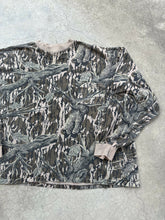 Load image into Gallery viewer, Vintage MossyOak Treestand Camo Pocket Longsleeve (XL/XXL)