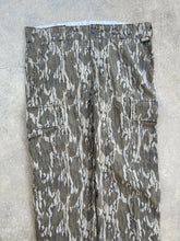 Load image into Gallery viewer, Vintage Remington MossyOak Original Bottomland Camo Pants (38”x31”)