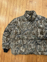 Load image into Gallery viewer, Vintage Browning Treestand Camo Goose Down Jacket (XXL)