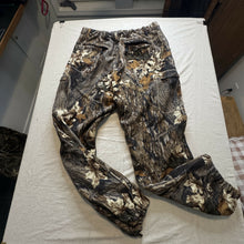 Load image into Gallery viewer, Title: Vintage Gamehide Hush-Hide Fleece Pants - Mossy Oak Break-Up - Men's L
