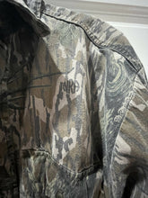 Load image into Gallery viewer, Mossy Oak NRA Treestand Button Up (L)🇺🇸