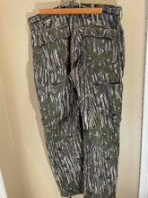 Load image into Gallery viewer, Duxbak Realtree Greenleaf Pants (L) 🇺🇸