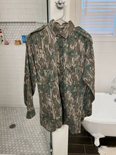 Load image into Gallery viewer, Mossy oak green leaf button up