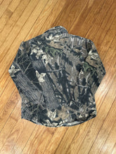 Load image into Gallery viewer, Vintage Boys Mossy Oak Break Up Button Up (L)