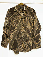 Load image into Gallery viewer, 00’s Mossy Oak Shadowbranch LS Button Up Shirt (L)