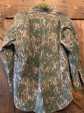 Load image into Gallery viewer, Mossy Oak Greenleaf LS Button Up (M)🇺🇸