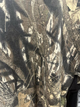 Load image into Gallery viewer, Vintage Mossy Oak Break Up Gen 1 Turtleneck (L)